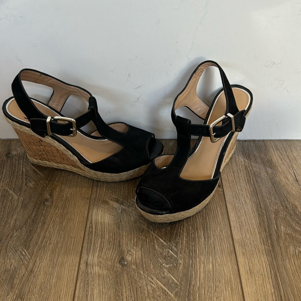 Women’s Antonio Milani black wedges – size 8.5